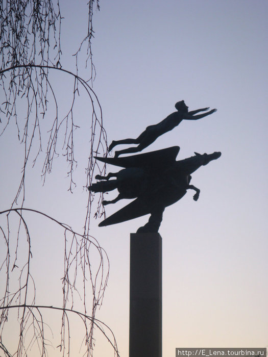 Скульптура Человек и Пегас (1949 г.), Миллесгарден Стокгольм, Швеция