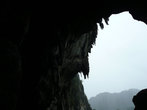 очередной экстрим, подъем в пещеру во время дождя по скользким камням
