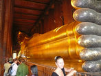 самый большой лежащий Будда