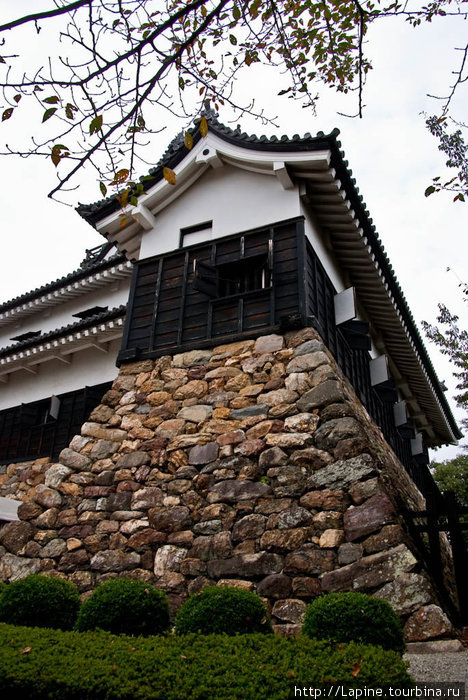 Одна из башен замка Инуяма, Япония
