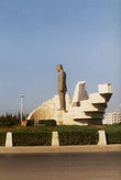 Памятник Хафезу Асаду — президенту Сирии