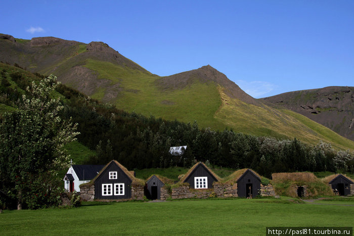 Интересно, как жили исландцы в 19 веке? Хотите послушать, как звучит фисгармония? Знаете, как выглядит овечий презерватив? Посетите музей в Скогаре! Скогар, Исландия