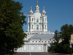 Один из самых красивых соборов Петербурга — Смольный собор.