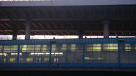 Метромост. Станция метро Воробьевы горы. То, что кажется крышей, — обычный мост для транспорта.