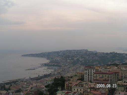 Готовимся к закату Неаполь, Италия Готовимся к закату Неаполь, Италия