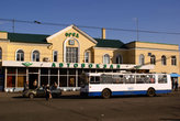 Троллейбус у автовокзала