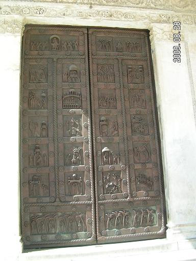 Ворота собора Пиза, Италия