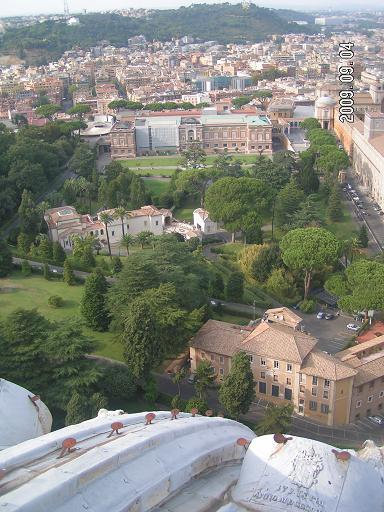 Вид на Ватиканские сады Ватикан (столица), Ватикан