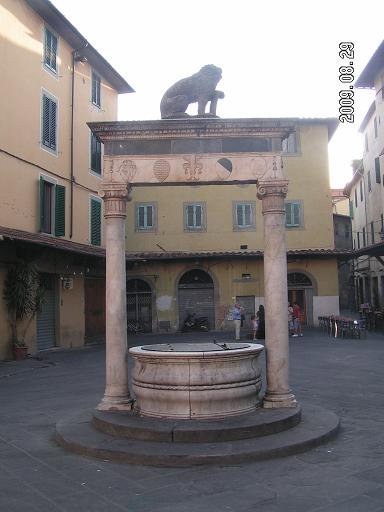 Старинный колодец Пистоя, Италия