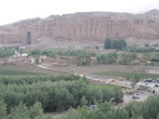 Бамиан — панорама на статуи Будды, видны одни ниши от статуй, сами статуи были расстреляны и уничтожены талибами.