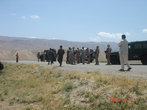 Дорога заминирована и оцеплена солдатами ISAFI, поэтому они ждут саперов, а нам ничего не остается, как ехать в объезд.