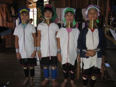 Семейство падаунгов Мьянма