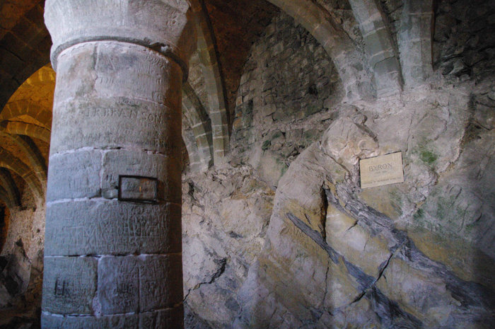 Шильонский замок - подземелье Бонивара Швейцария