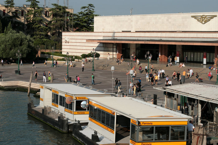 железнодорожный вокзал в Венеции Ломбардия, Италия