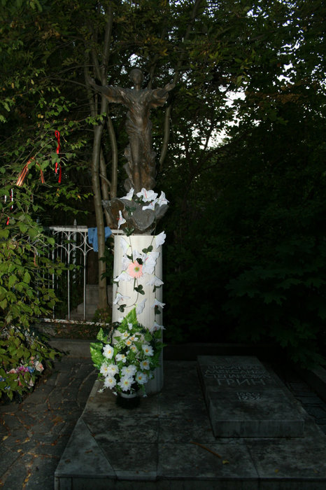 Памятник на могиле Александра Грина на старом кладбище Старый Крым, Россия