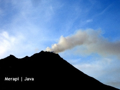 Танцующие на кратере вулкана Индонезия