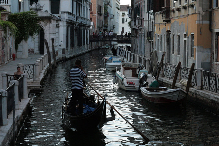 гондольер Венеция, Италия