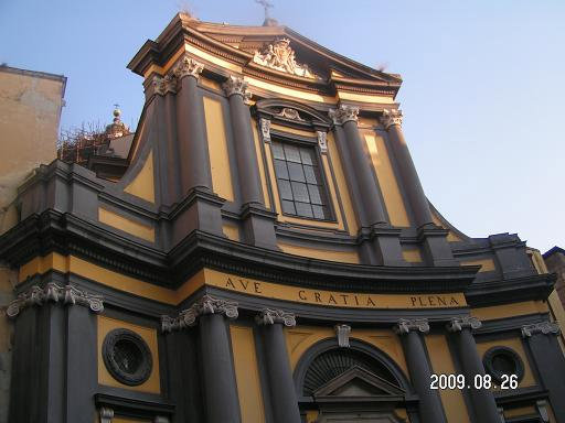 Главный фасад Неаполь, Италия