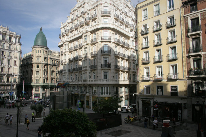 вид на улицу Монтера Мадрид, Испания