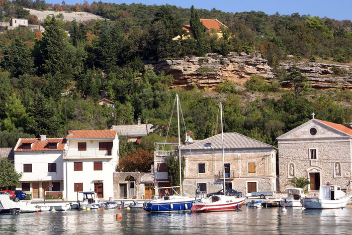 Порт Яблоница на континентальной части Хорватии Кварнер, Хорватия