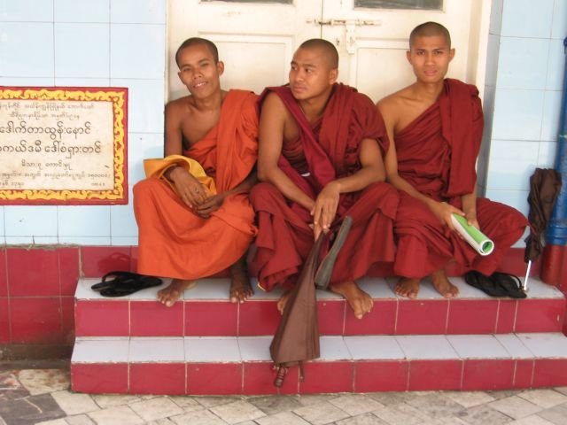Грустных монахов я в Мьянме не видела ни разу Мьянма