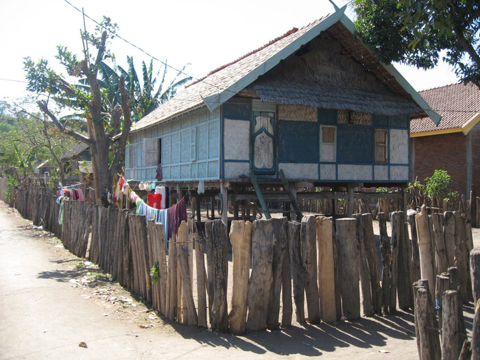 Мусульманская деревня Восточные Малые Зондские острова, Индонезия