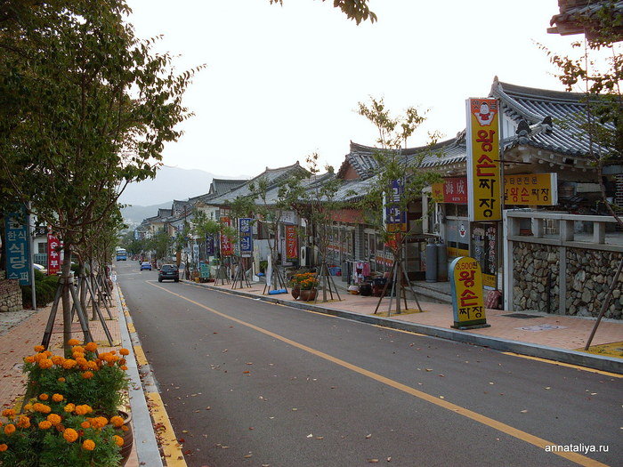 Одна из улиц Кёнджу. Кенджу, Республика Корея