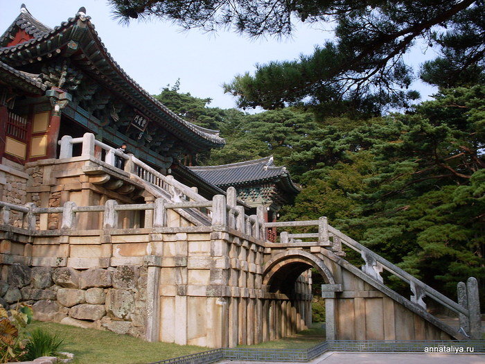 Вид на монастырь Пульгук-са Кенджу, Республика Корея
