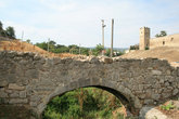 Остатки древних стен