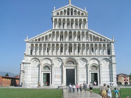 Западный фасад собора Пиза, Италия