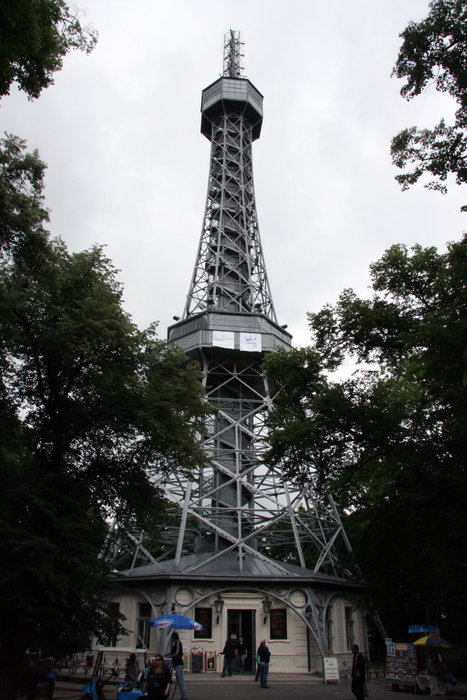 башня на холме Петршин Прага, Чехия