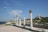 Базилика, колонны разрушенные вандалами