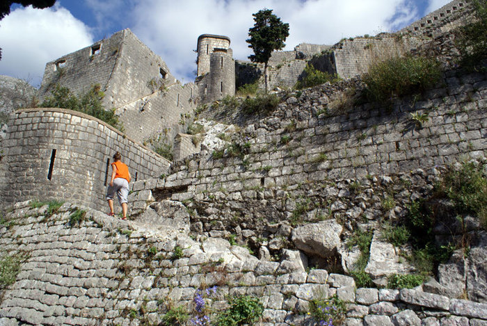 Подъем в крепость Котор, Черногория
