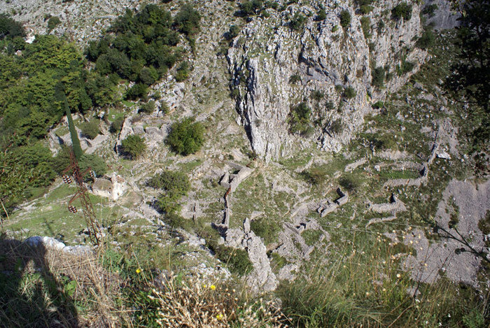 Вид из крепости на противоположную от Котора сторону горы Котор, Черногория