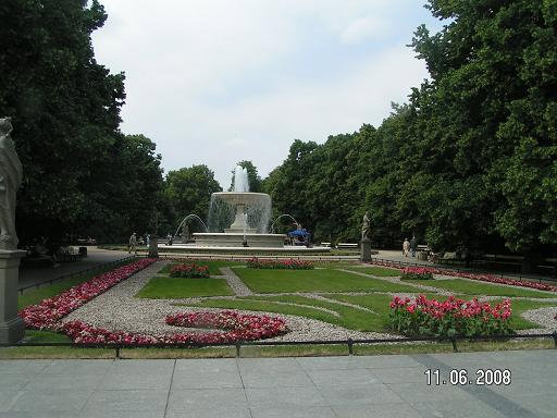 Центральная аллея парка Варшава, Польша