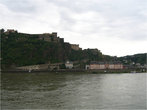 Вид на крепость с противоположного берега реки