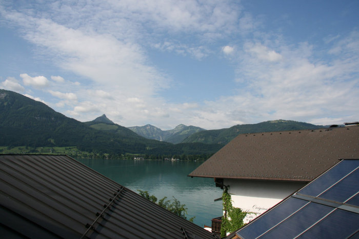 вид на озеро с балкона отеля Zimmerbräu Санкт-Вольфганг, Австрия