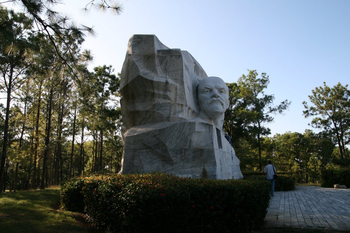 Это — самый большой в Латинской Америке памятник Ленину. Куба