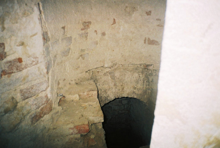 Средневековый передовой туалет Золочев, Украина