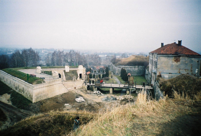 Вид с вала на замок и укрепления Золочев, Украина