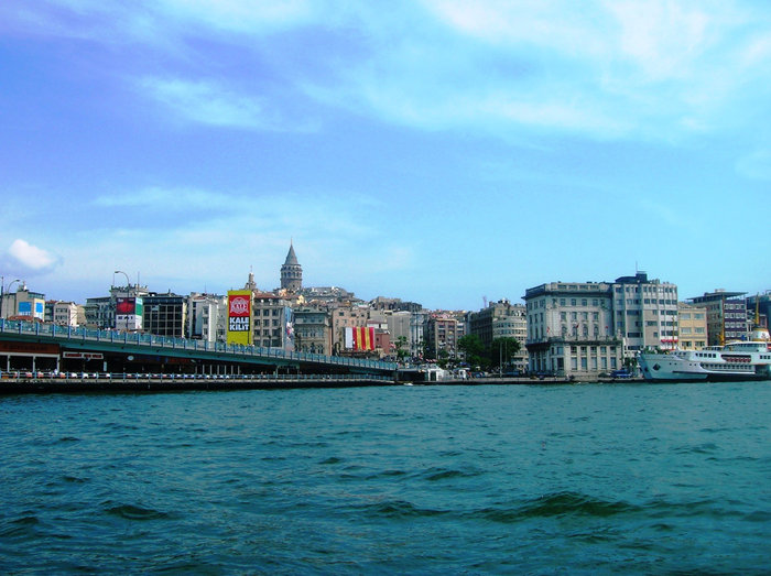 Вид на Галату и Галатский мост Стамбул, Турция