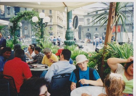 бесконечные кафе Неаполь, Италия