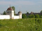 16. Стены и башни Покровского монастыря