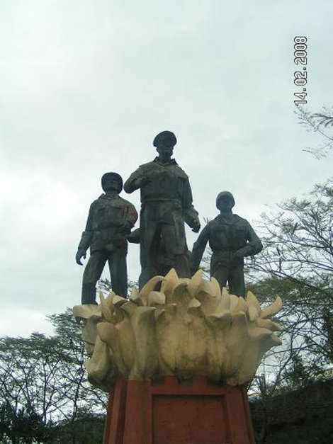 Памятник освободителям Группа островов Лусон, Филиппины