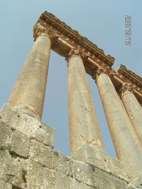 Колонны — подлинное произведение искусства Баальбек (древний город), Ливан