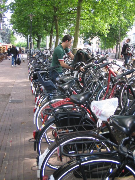 Амстердам — это поистине город велосипедов Амстердам, Нидерланды