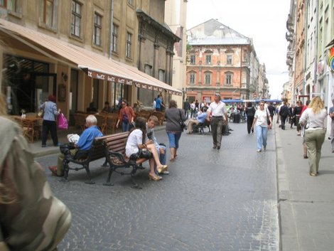 Пешеходная улица в Старом городе Львов, Украина