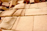 Облицовка пирамиды Менкаура (граница шлифовки)