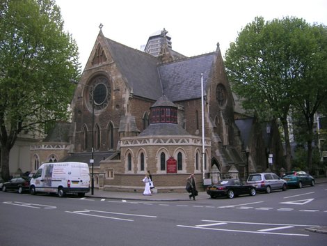 Церковь на Глустер-роуд, напротив нашего второго отеля Лондон, Великобритания