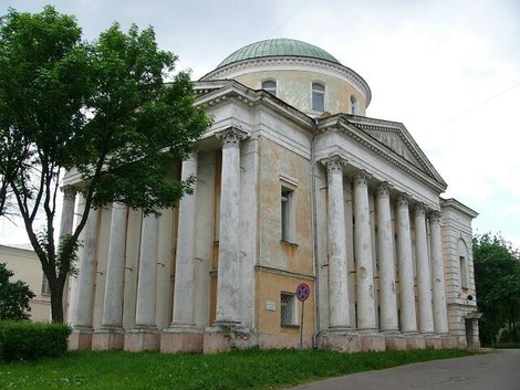 22. Тихоновская церковь. Построена в 1825 — 1831 г.г.